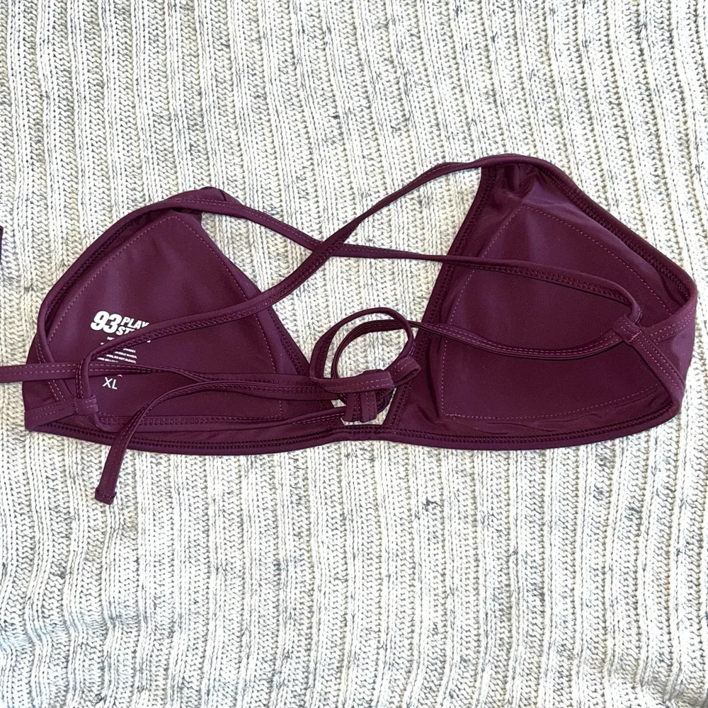 Lily Minimal Bikini Top - Picture 6 of 9